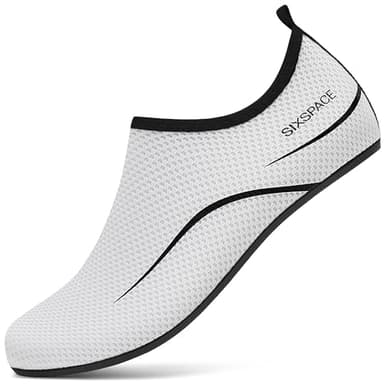 Sixspace Badeschuhe Damen Wasserschuhe Herren Schwimmschuhe Strandschuhe Schnell Trocknend Aquaschuhe Slip on Breathable Surfschuhe für Beach Pool Surfen Yoga (Weiß 45 EU)