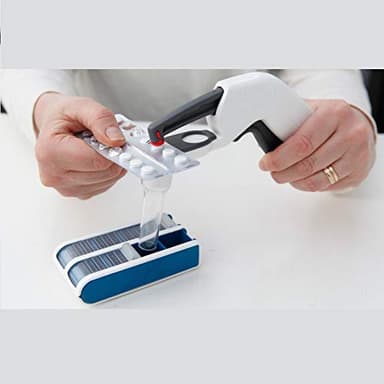 Pivotell Pillen-Popper: Hilfe für Arthritis, Parkinson und Menschen mit schwachen Händen zur einfacheren Blisterentleerung