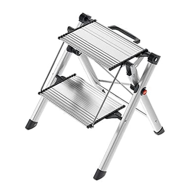Hailo MK80 ComfortLine Alu-Klapptritt-Leiter - 2 große Stufen bis 150 kg - Komfort-Trittleiter mit Tragegriff mit integrierter Entriegelungsfunktion - Füße mit Soft-Grip-Sohle - rostfrei - Silber