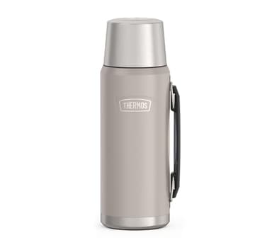 THERMOS ICON BEVERAGE BOTTLE 1,20l, beige/sandstone mat, Thermosflasche 1200ml, Isolierflasche mit Trinkbecher, Thermoskanne mit Griff, 24 h heiß/24 h kalt, spülmaschinenfest, absolut dicht, BPA-frei