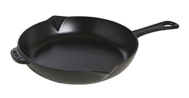 STAUB Bratpfanne / Schmorpfanne aus Gusseisen, 26 cm, mit Ausgießer, mit mattSchwarzer Emaillierung im Inneren der Pfanne, für alle Herdarten inkl Induktion & Backofen, Schwarz