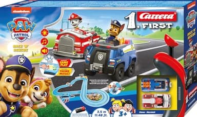 Carrera First PAW Patrol, Race 'N' Rescue – 3,5 Meter Lange Bahn mit Licht-, Sound- & Musikeffekten, interaktive Funktionen – Für aufregende Rettungsmissionen und Abenteuer im Kinderzimmer